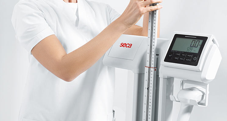 seca 797 - EMR-validated column scale with eye-level display and Wi-Fi function #3